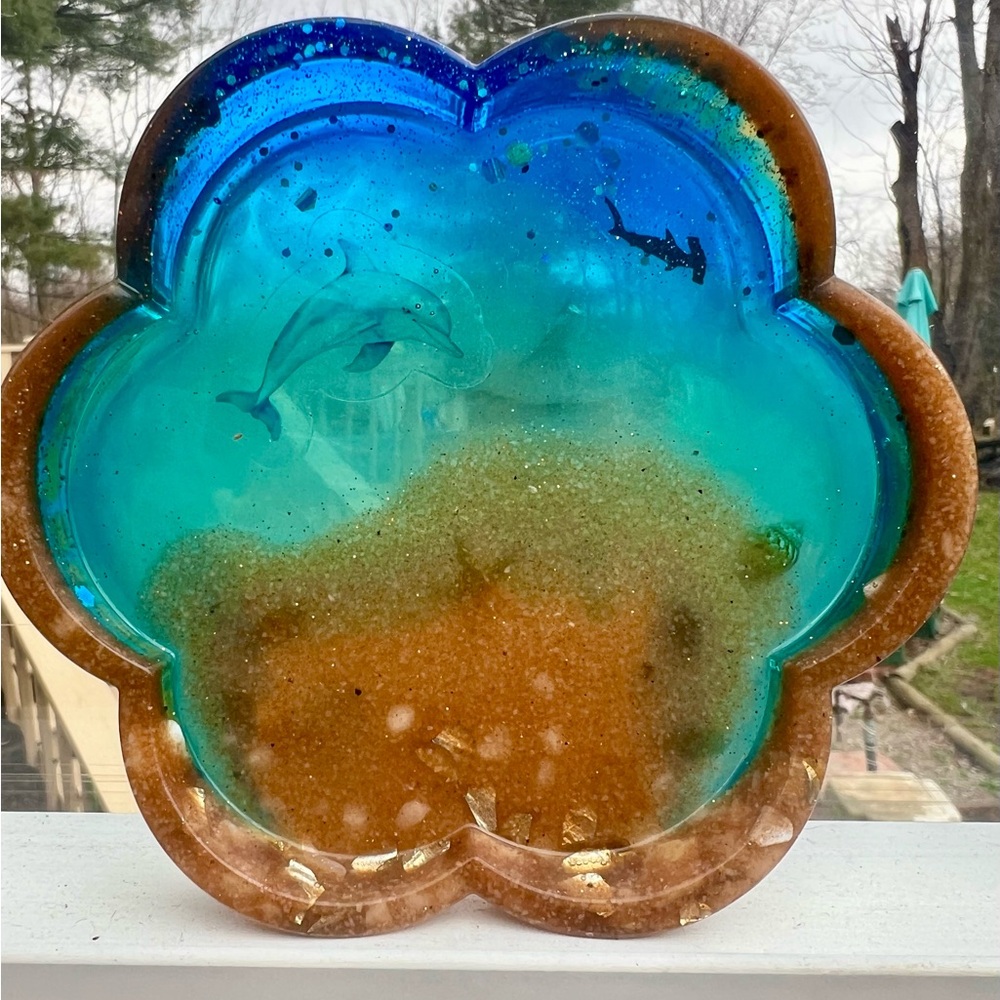 Handmade resin Ocean-Inspired trinket tray.